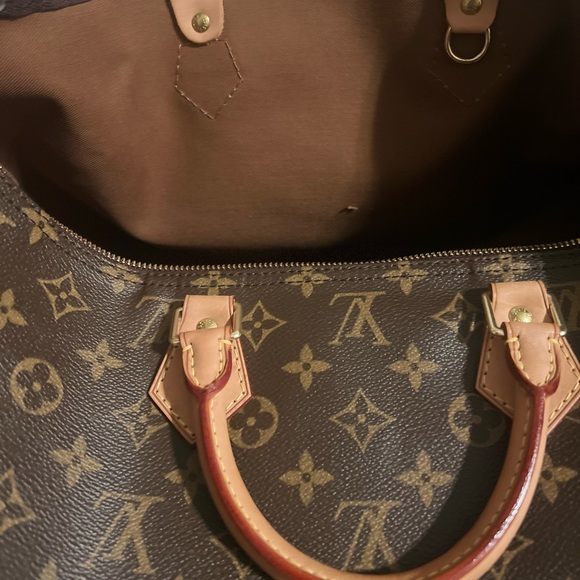 🔥SOLD: AUTHENTIC LV SPEEDY 40🔥 - Picture 13 of 15